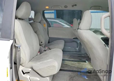 2014 Toyota Sienna z USA, uszkodzony, nr VIN 5TDZK3DC6ES490214